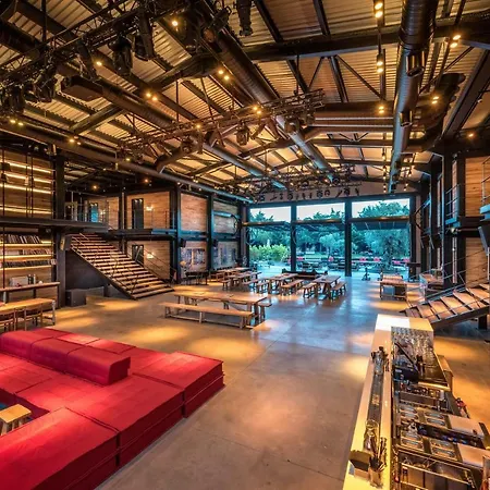 Warehouse By The (adults Only) 2*