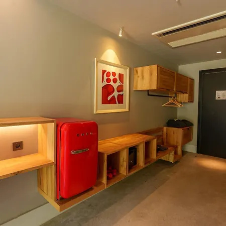 מלון Warehouse By The (adults Only) 2*
